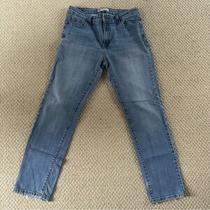 Levi’s Mid Rise Skinny Jeans